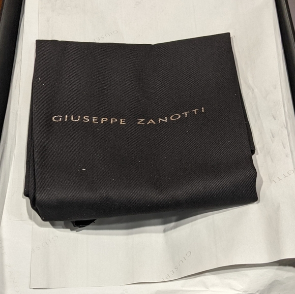 Giuseppe Zanotti Blabber Low-Top Leather Sneakers - Picture 2 of 13